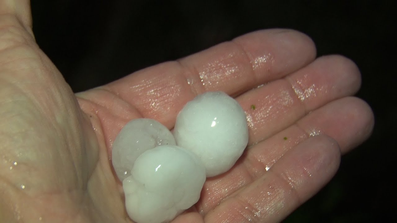 Schweres Hagelunwetter Ostfriesland: Superzelle verwüstet Ostfriesland, Land unter und Hagelunwetter