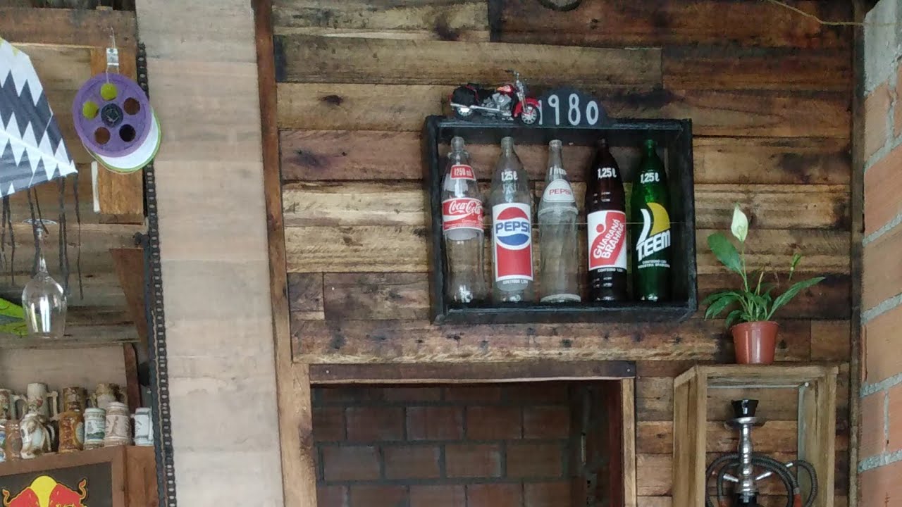 Revestimento em madeira , na parede... olha isso !