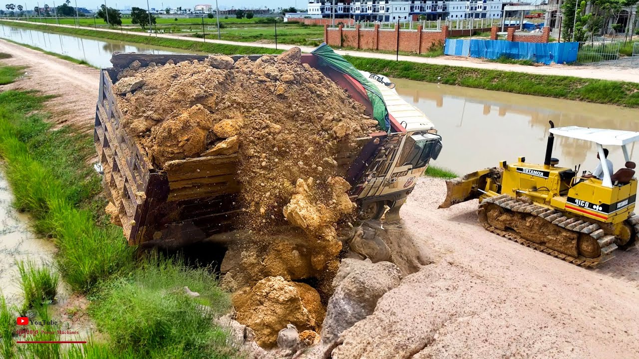 WOW Start NEW It Project! Unexpected​ Dump Truck Fails Deleting HugeLand With ​Dozer & Recovery Full