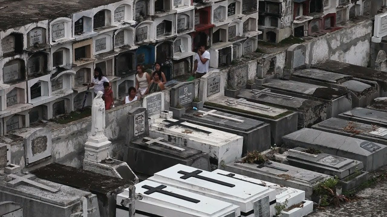 Assignment Asia: Graveyard dwellers in the Philippines