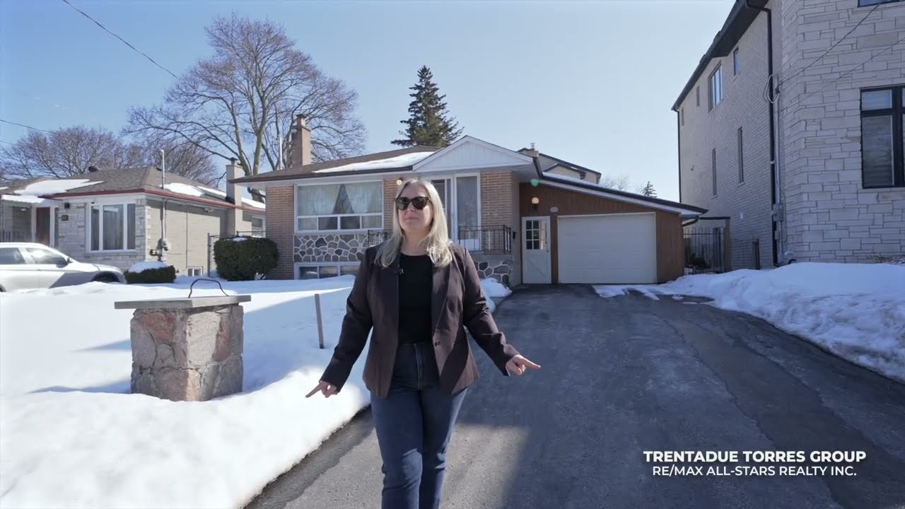 Home For Sale in Richmond Hill - 394 Osiris Drive