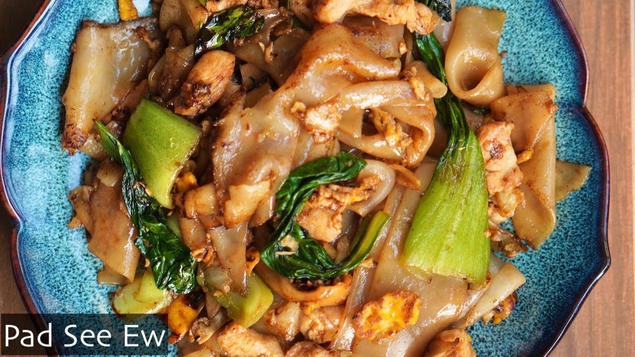 Pad See Ew (Thai stir fried Noodles Recipe)