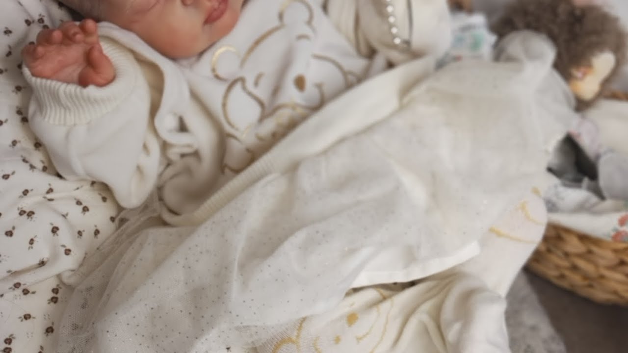 Swap Saturday with Sonja & @beautifulbabiesbybetsy for those who have dolls from Betsy V. Thomas 