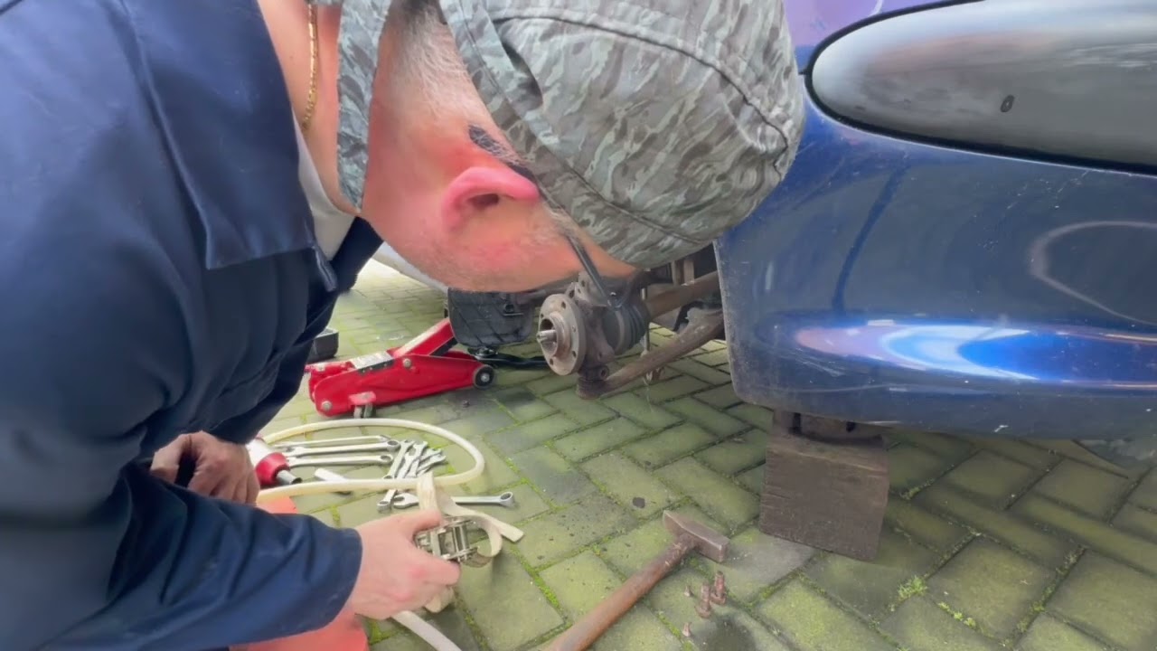 Fuseekogel/draagarm vervangen van mijn Peugeot 206