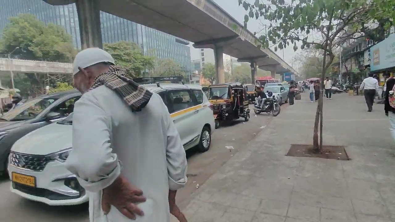 माहिती नाही का बस स्टॉप कुठे ठेवायचा#reels #love #viralvideo #viralvideo #public #mumbaikar #best 
