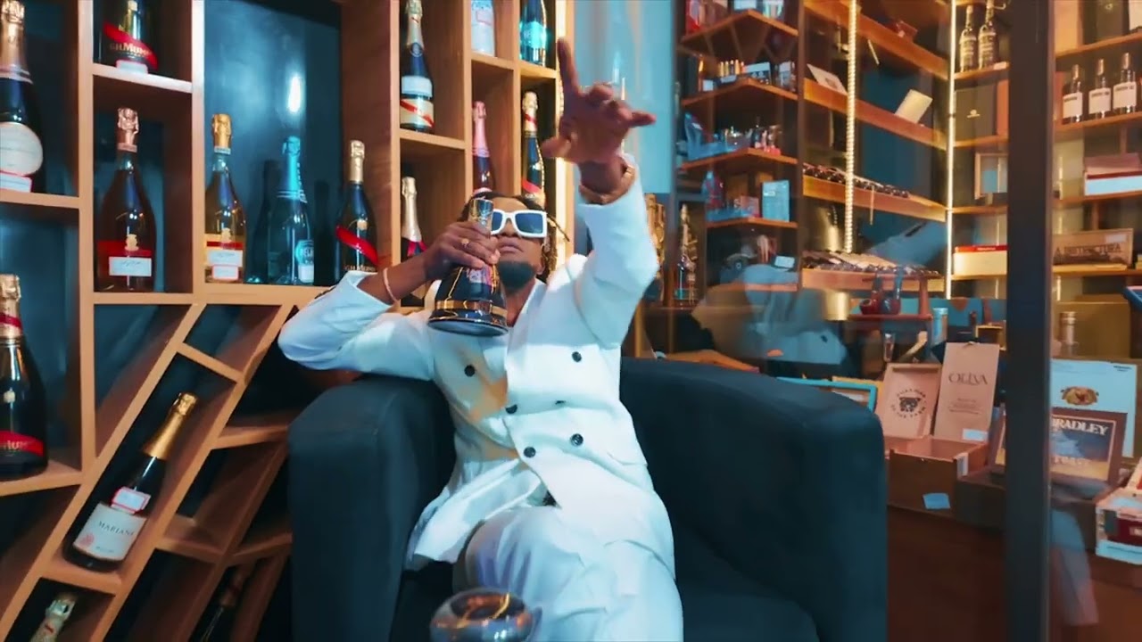 Paixão Pedro - Babilonia(Official Video) Directed by Ricardo Gradi Wat