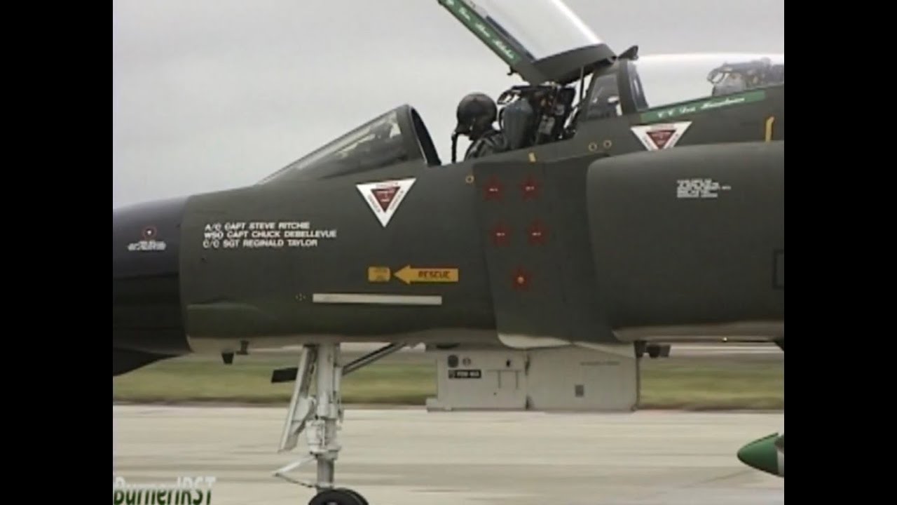 Вьетнамский ас Стив Ричи летает на F-4D Phantom II в Эндрюс-2000