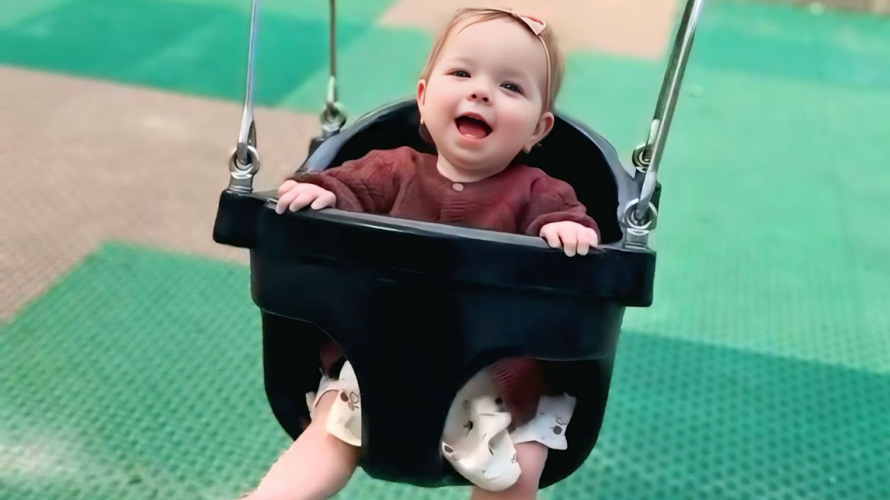 ПЕРВЫЙ поход Саттон в парк&hellip; Её крошечные реакции &mdash; это просто всё! 🥹💕