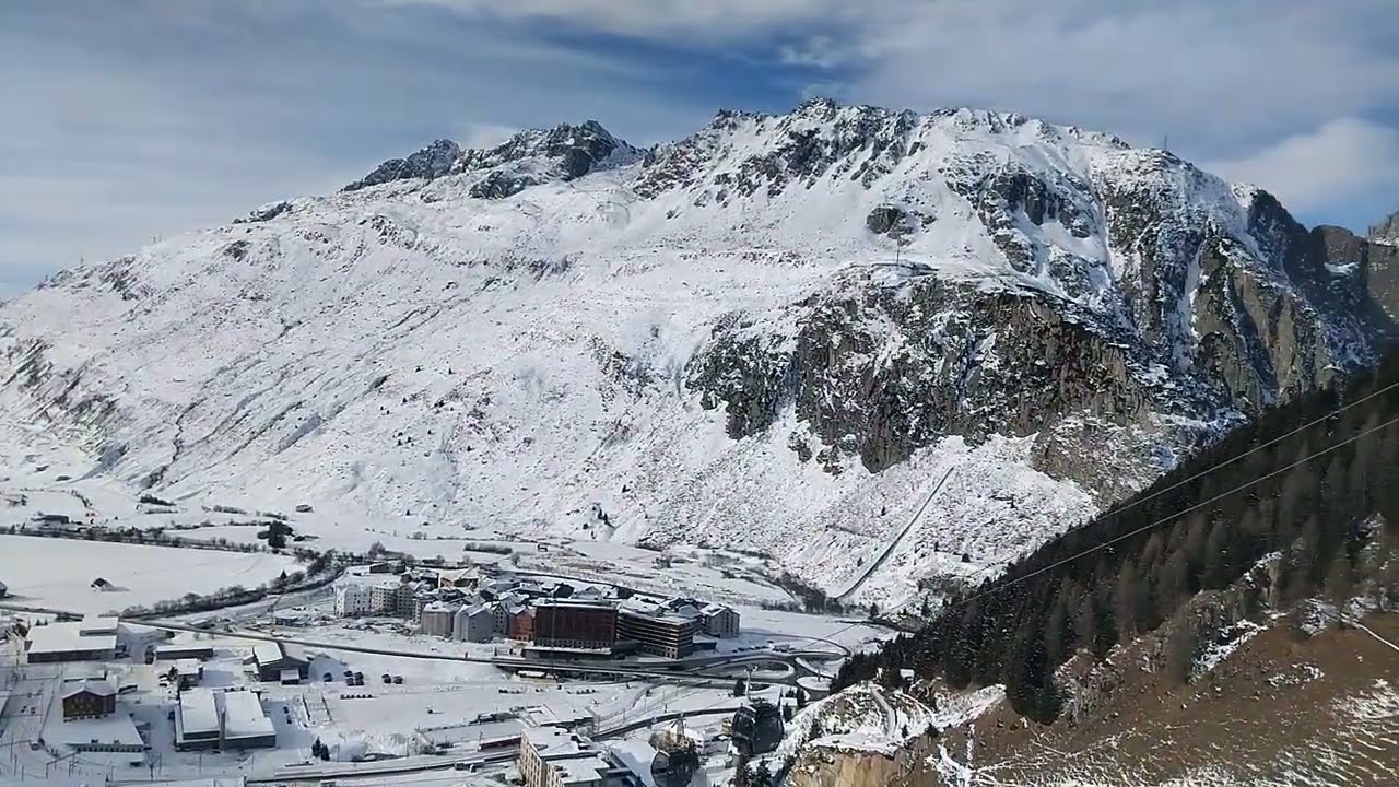 The moment the Glacier Express enters the mountains 🚂🏔️