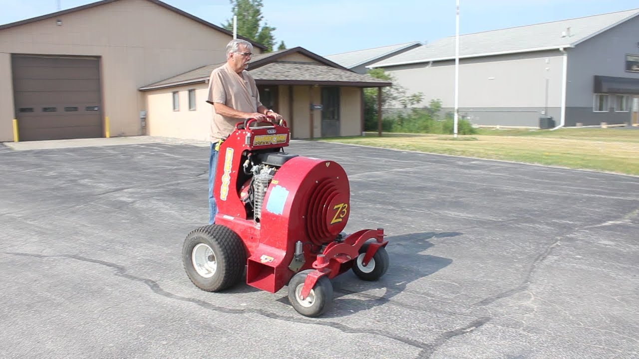 Cleaning Large Parking Lots (Dave Rides A Hurricane Blower!)