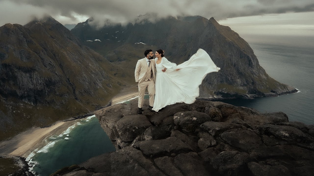 Elopement in Lofoten – chasing the midnight sun in Norway