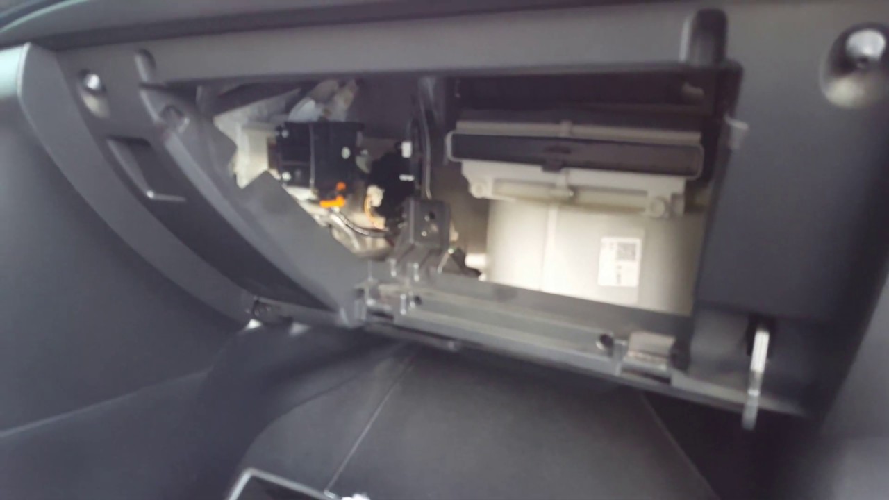 How to Replace a Cabin Air Filter on Mazda 6