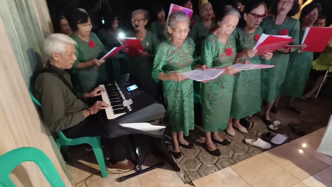 BIAR SEMUA YANG BERNAFAS MEMUJI DIA || PADUAN SUARA LANSIA CIRANJANG 