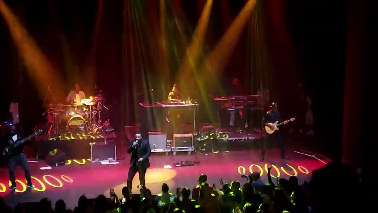 Shaggy live band at O2 Shepherd's Bush Empire Reggae Artists Music Concert performance The Little DJ