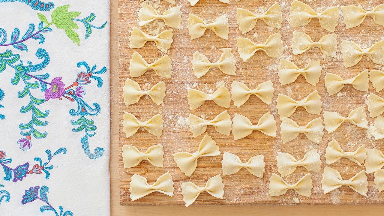 Como fazer macarrão farfalle (gravatinha)
