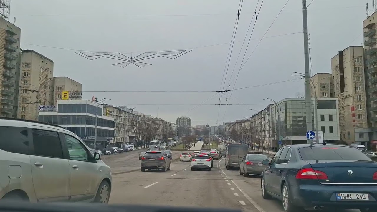 Поворот направо на нерегулируемом перекрёстке
