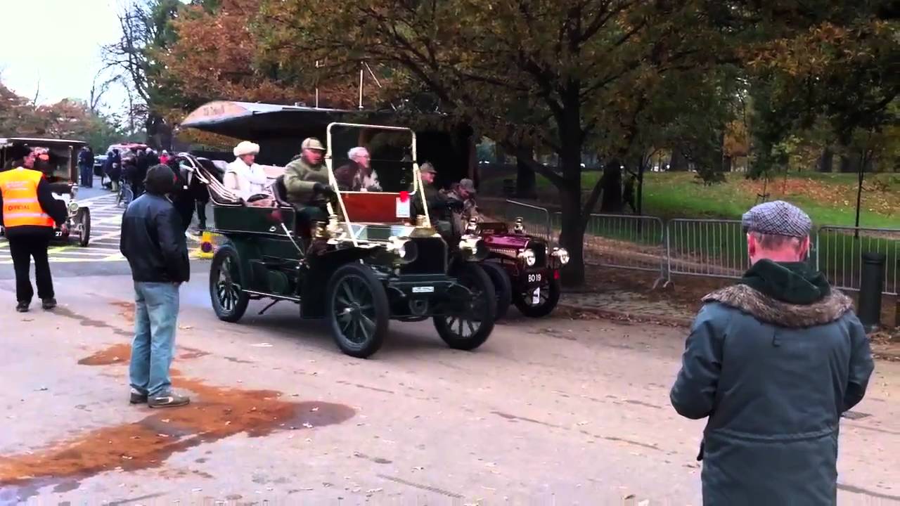 2010 London to Brighton Veteran Car Run Start