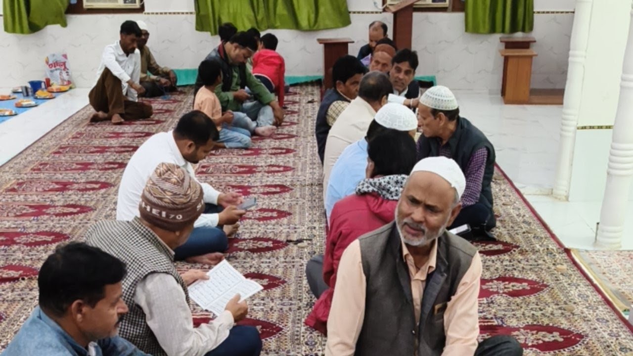 सुल्तानपुर  5 रमज़ान रोज़ा अफ़्तार शिया मस्जिद घरहां खुर्द सुल्तानपुर