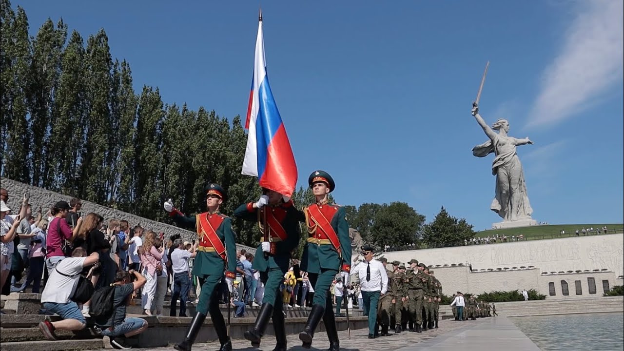 Служить Родине на ниве золотых полей и на поле ратном: курсанты ВУЦ ВолГАУ приняли присягу