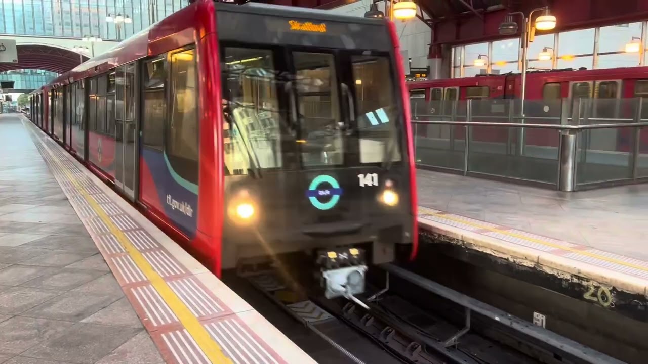 DLR London: Docklands Light Railway