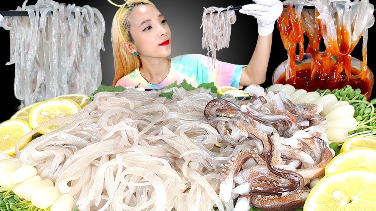 [Mukbang] RAW SQUID SASHIMI 🦑 Live Squid Mukbang RAW SEAFOOD EATING SOUNDS KOREAN イカの刺身 ASMR | Semi