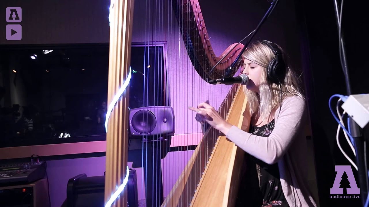 Mikaela Davis - Never Lose - Audiotree Live