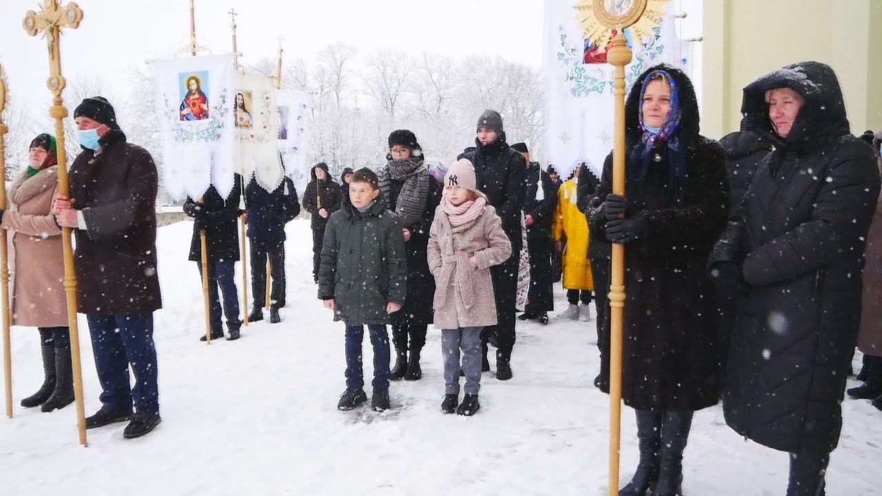 У ГАВРИЛІВЦІ ОСВЯЧЕНО ІКОНОСТАС