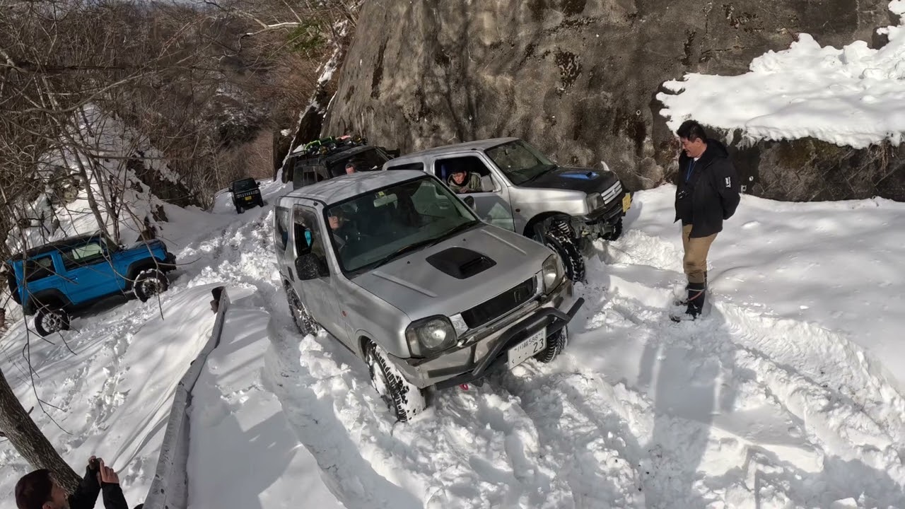 【ジムニー】(後編)北の県スノアタ！新型ジムニー、JB23、JA12c、パジェロ雪林道を探す旅。ほぼ通行止めでした。スタッドレスタイヤとチェーン⛓は走破性抜群♬