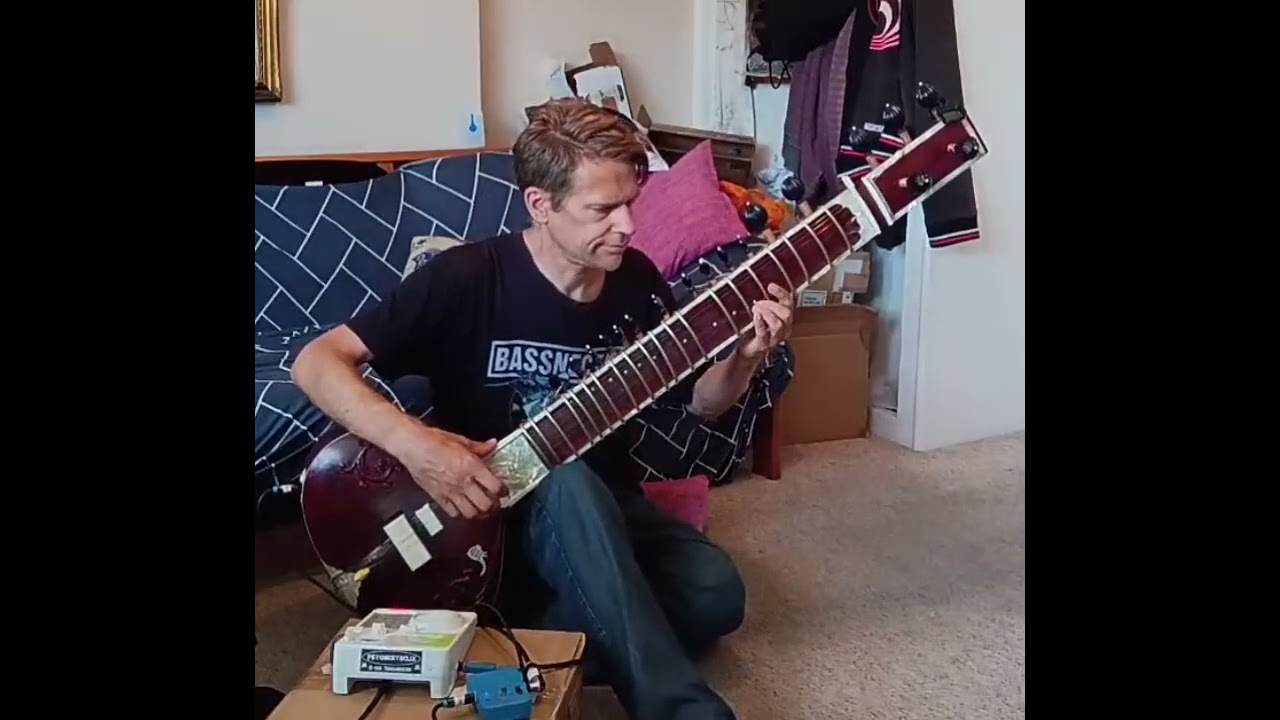 Sitar jam by Psychiceyeclix #sitar #sitarmusic #drone #music #glitchbeat #improv #ucreate #monotron