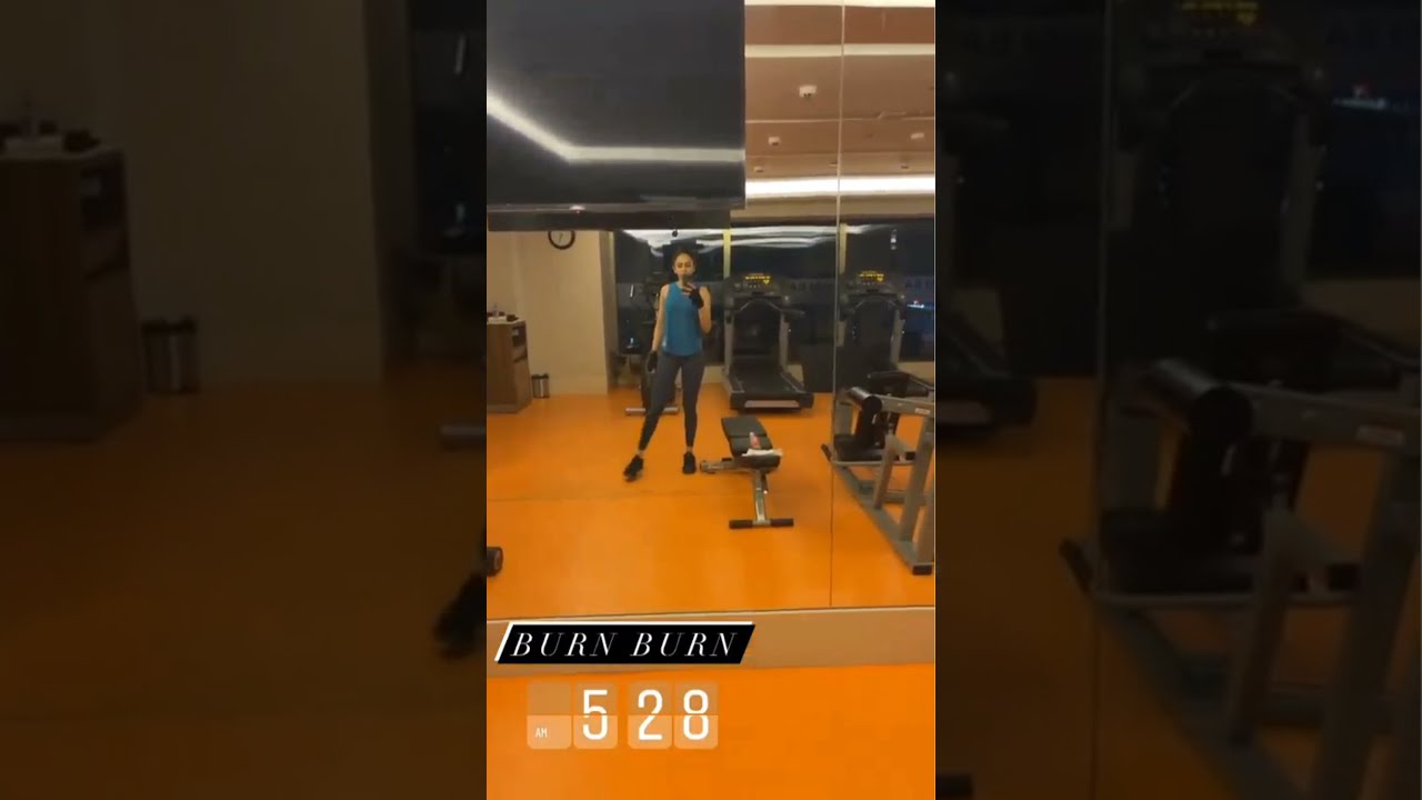 Rakul Preet Singh in Cool Look and Poses like a Pro in Mirror Selfie Latest Video
