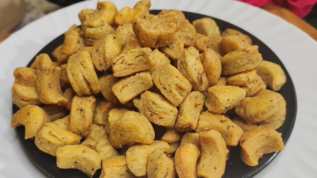 बिल्कुल बाजार जैसे मसाला काजू बनाए घर पर ही होली स्पेशल काजू मठरी रेसिपी kaju matri recipe 