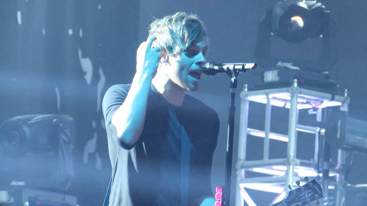 5SOS - Outer Space / Carry On / Hey Everybody, SLFL Taipei 29/02/2016