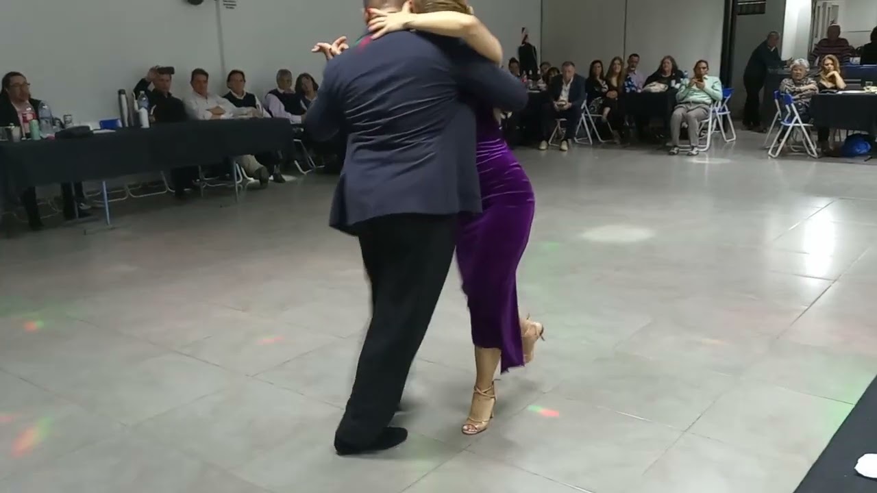 Dana Zampieri y Carlos Estigarribia en Milonga El Escape T4/4 Yo no sé por qué te quiero (Canaro)