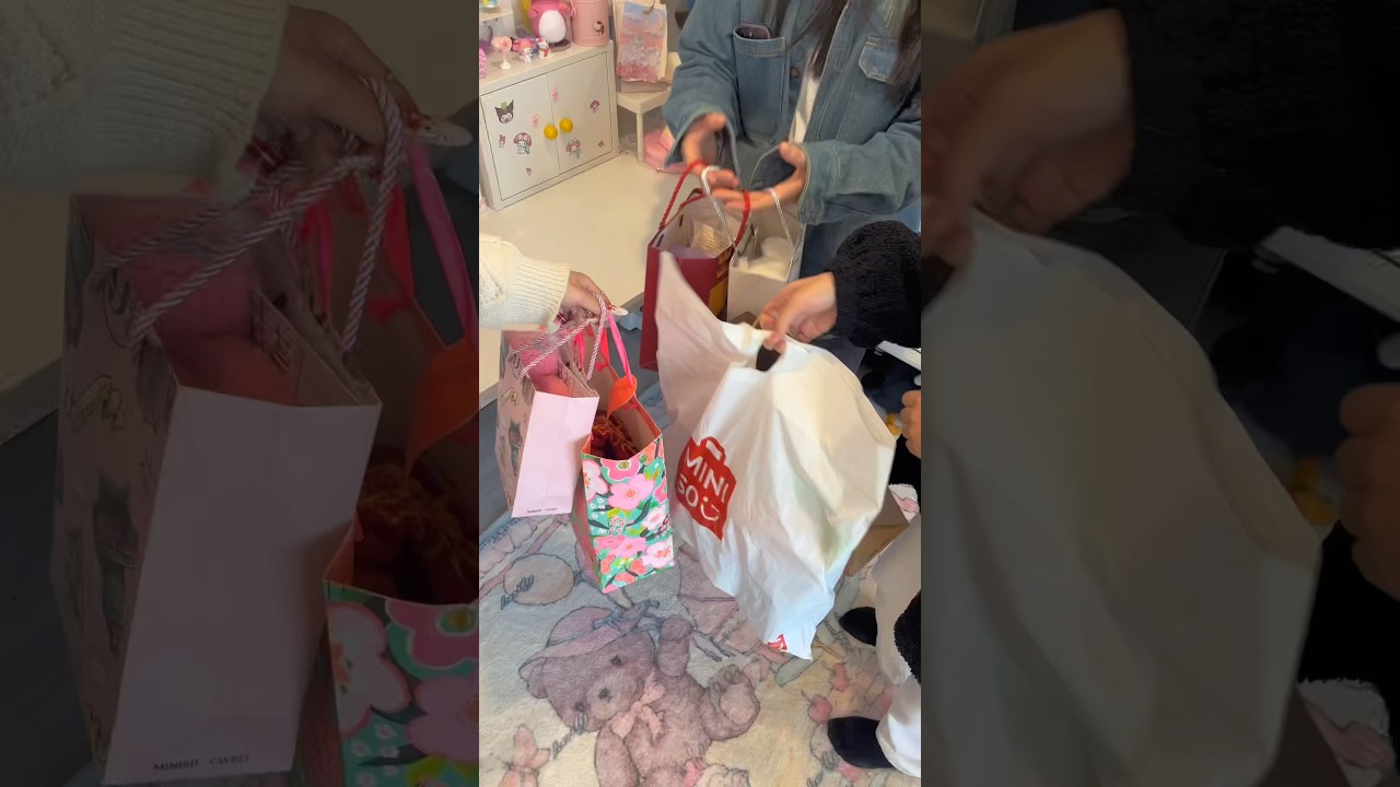 Exchange gifts with my girls🎀👧☺️🤪#gifts #changegift #friends #gift #MINISO #fyp #myminisousa
