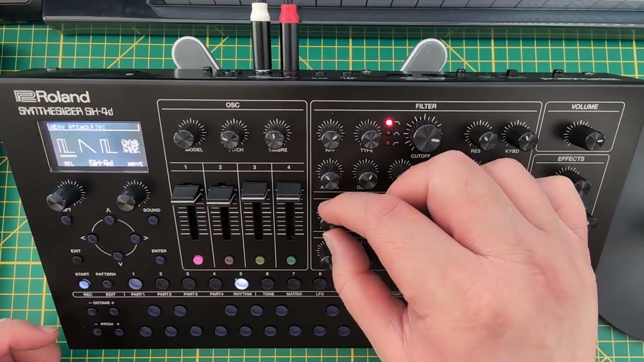 Improvised Jam Session with the Roland SH-4D