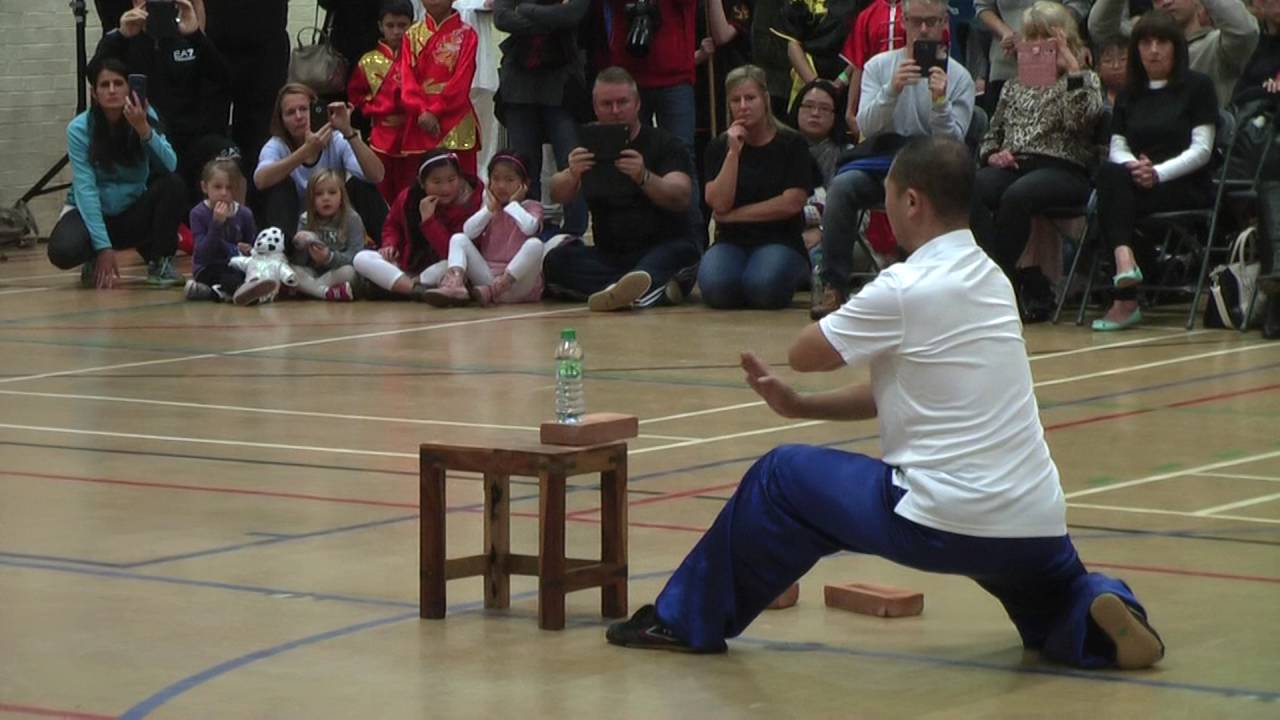 Shifu Liu Xingbo - Hard Qigong Demonstration