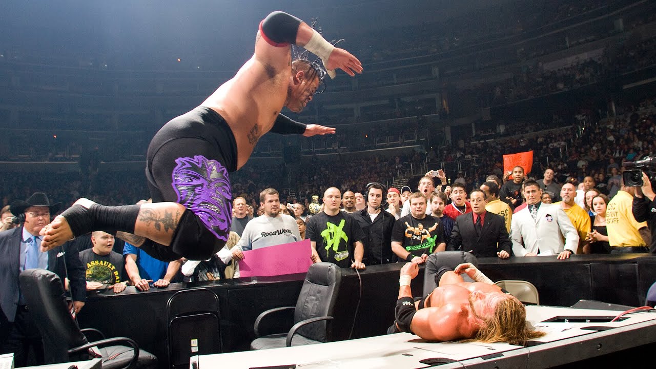 Triple H против Умаги – Уличная драка: WWE Cyber ​​Sunday 2007