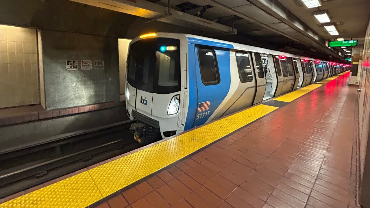 BART Trainspotting at 24th street mission station