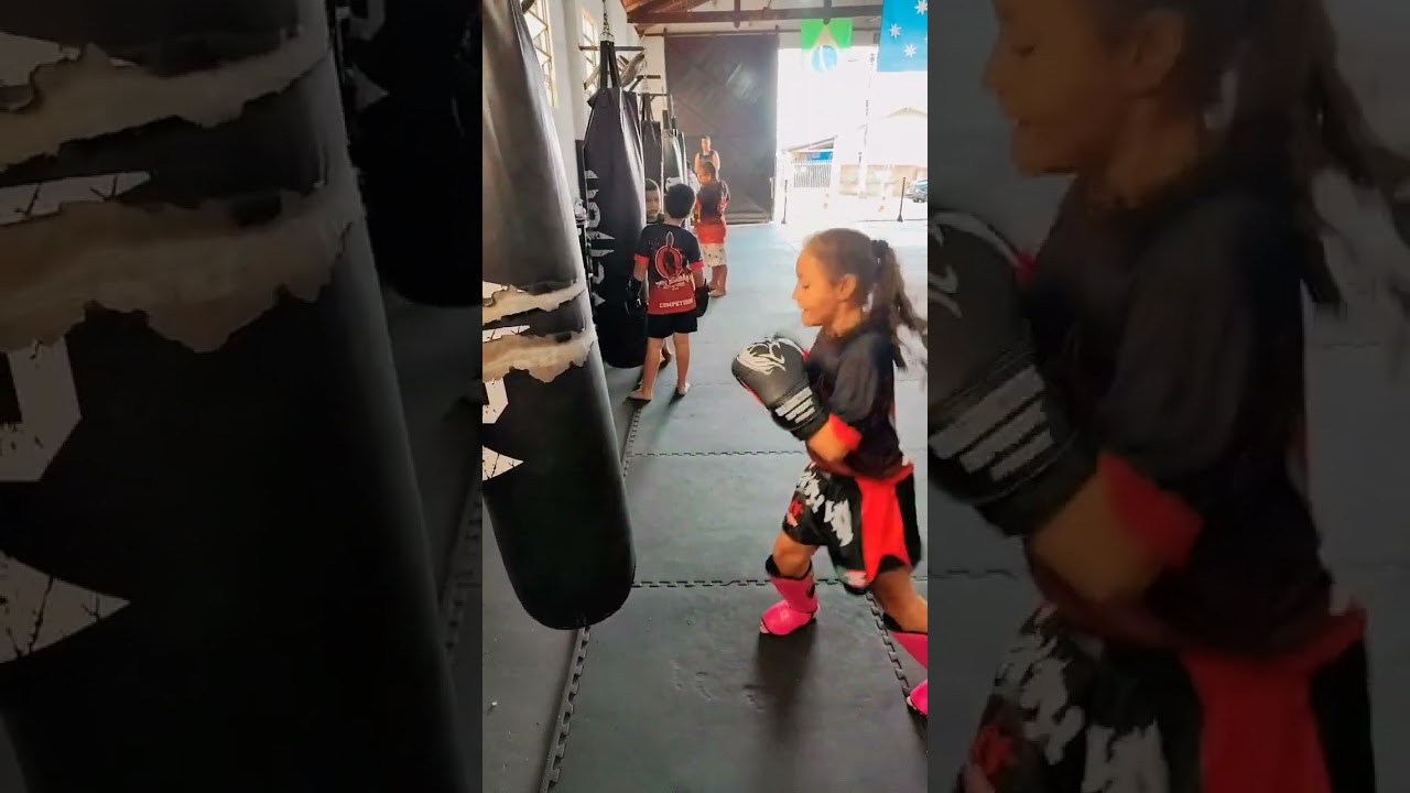 Maria Clara 10 anos treino de muay Thai kids