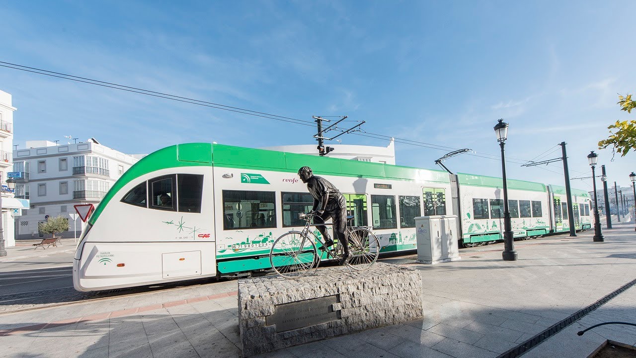 El Trambahía entra en servicio y ya conecta Cádiz, San Fernando y Chiclana