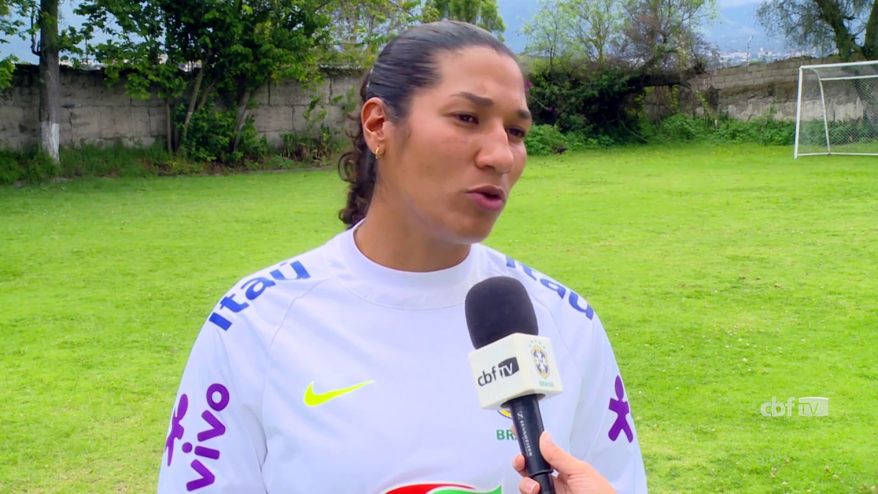Sele&ccedil;&atilde;o Feminina Sub-20: Daniela Alves fala de experi&ecirc;ncia dentro e fora de campo​