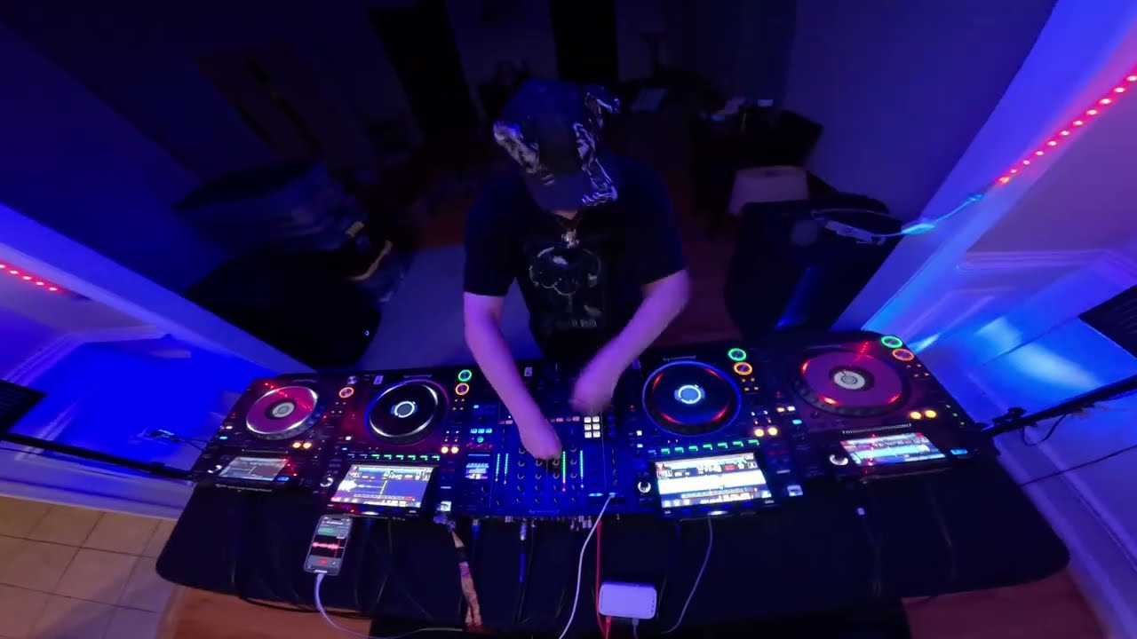 DAWGY UNLEASHED - VOL 3 (Live Riddim Mix w/ Multicam)