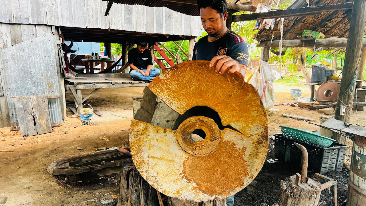 Knife Making - Forging A Nice Cleaver From The Rusty Biggest Disc Plough