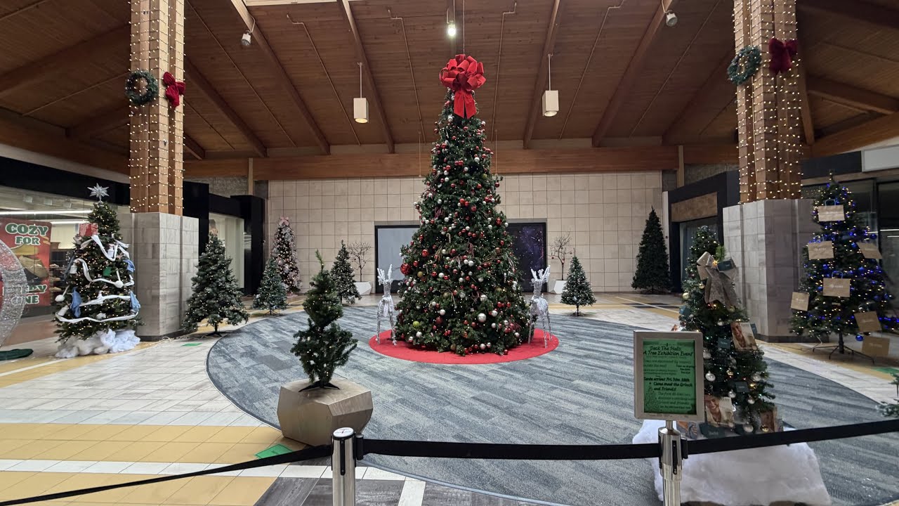 Торговый центр Louis Joliet Mall (Джолиет, Иллинойс) — деревянные балки и рождественские мечты!