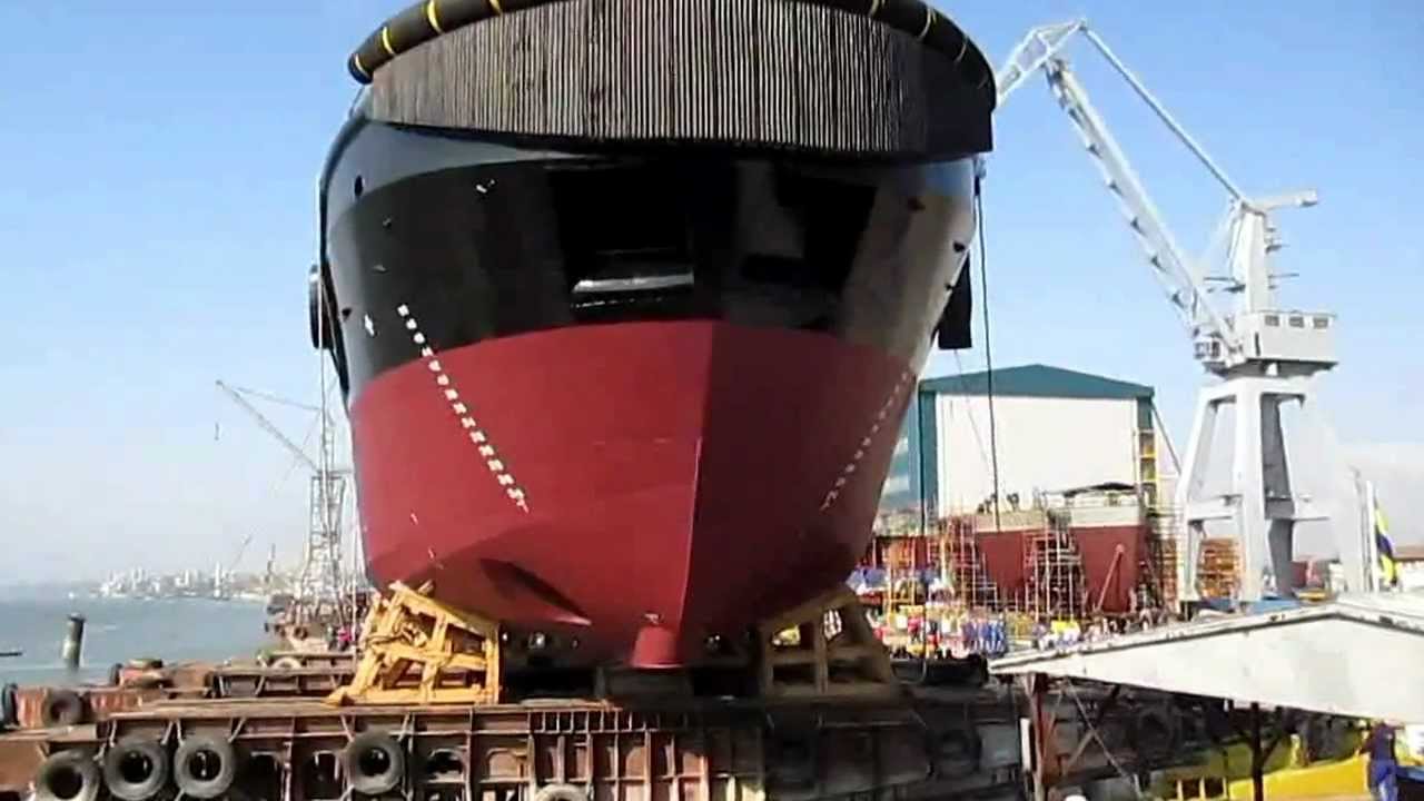 Damen shipyards Galati- Stu4011 launching.avi