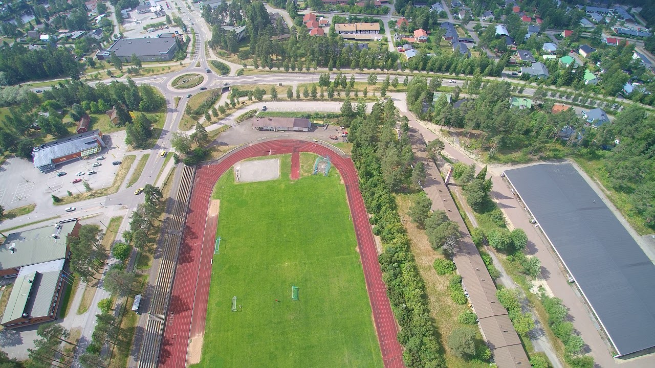 Oulaisten keskusta, Haaranmäki, Oulaskangas ja urheilupuisto dronella kuvattuna 22.7.2018