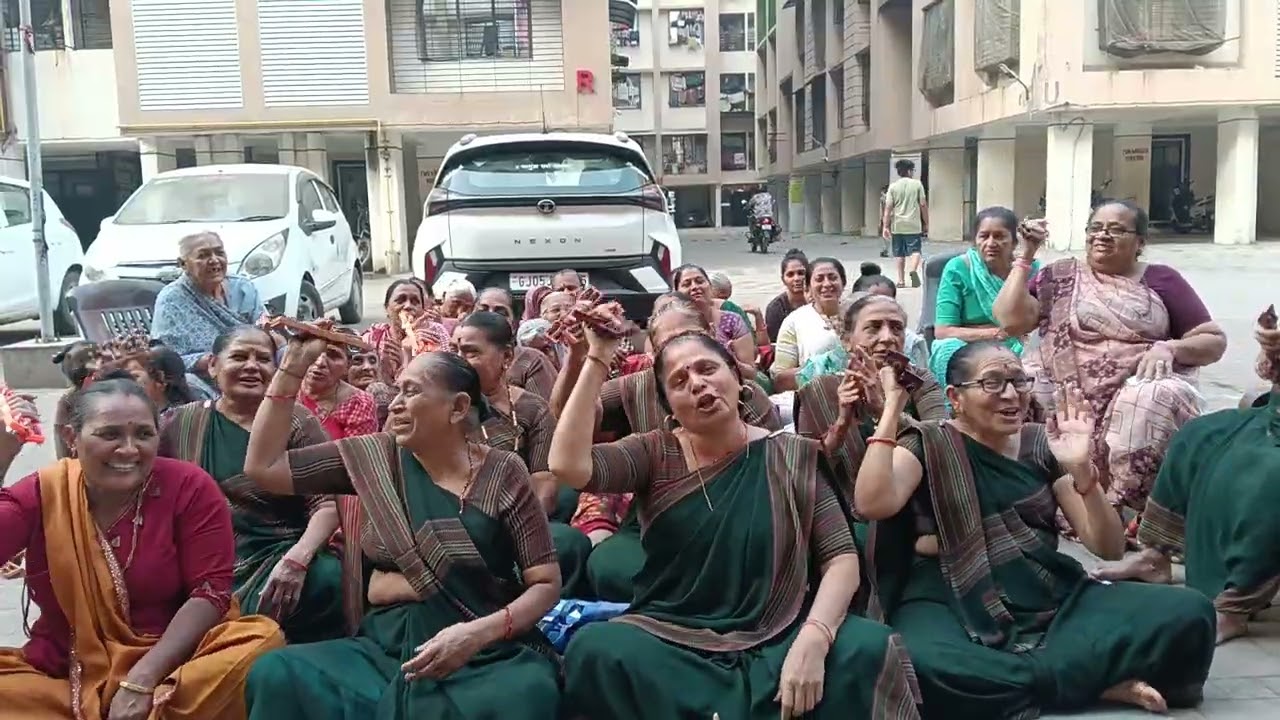 આ બેને આ કિર્તન ખુબ સરસ ગાયુ મોજ કરાવી દિધી 👌👌જય રામાપીર મહિલા મંડળ 