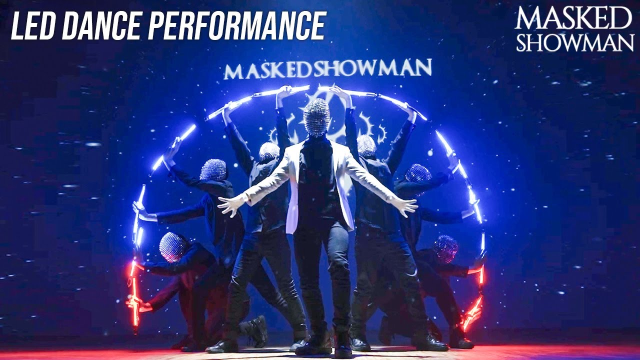LEDパフォーマンス スティックダンス｜MASKED SHOWMAN【完全覆面エンターテイメント集団】浮かび上がるロゴ