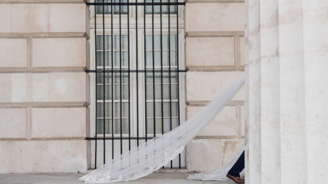 A romantic elopement wedding in Vienna, Austria