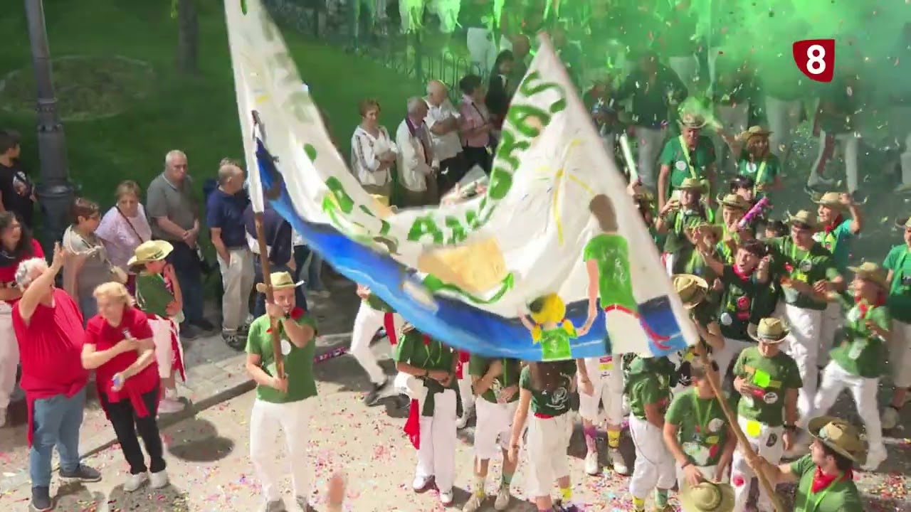 Chupinazo y desfile de las fiestas de Carbonero el Mayor 2025